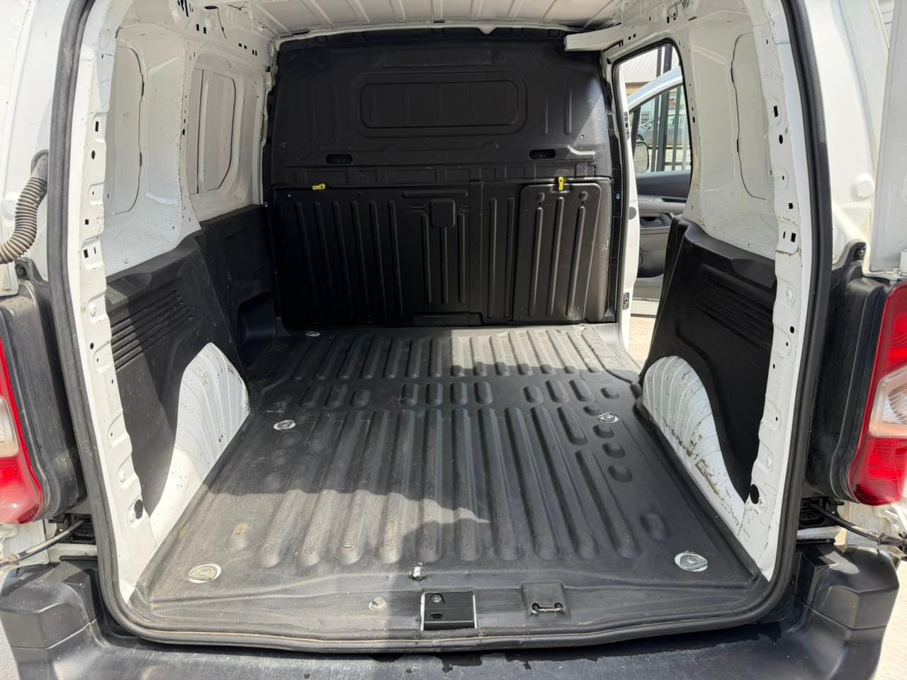 Citroën Berlingo K9 1.6 Hdi — foto 14 de 15