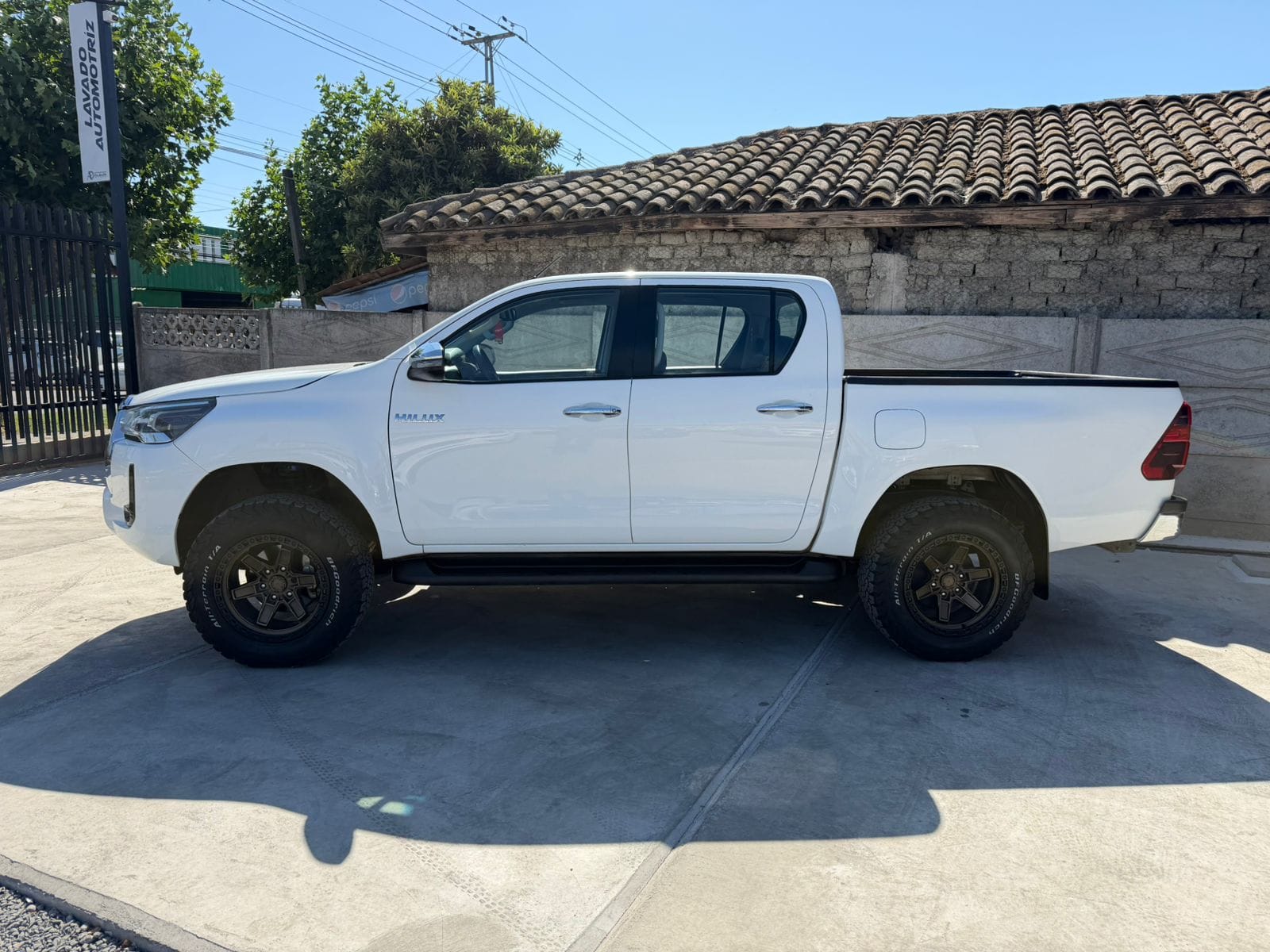 Toyota Hilux — foto 3 de 24