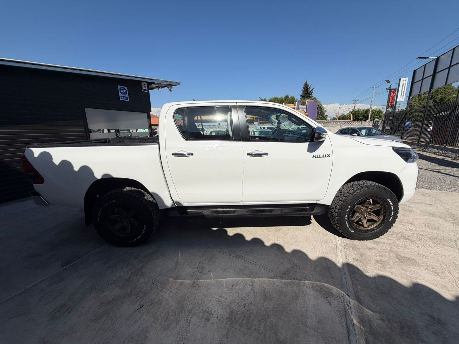 Toyota Hilux — foto 7 de 24