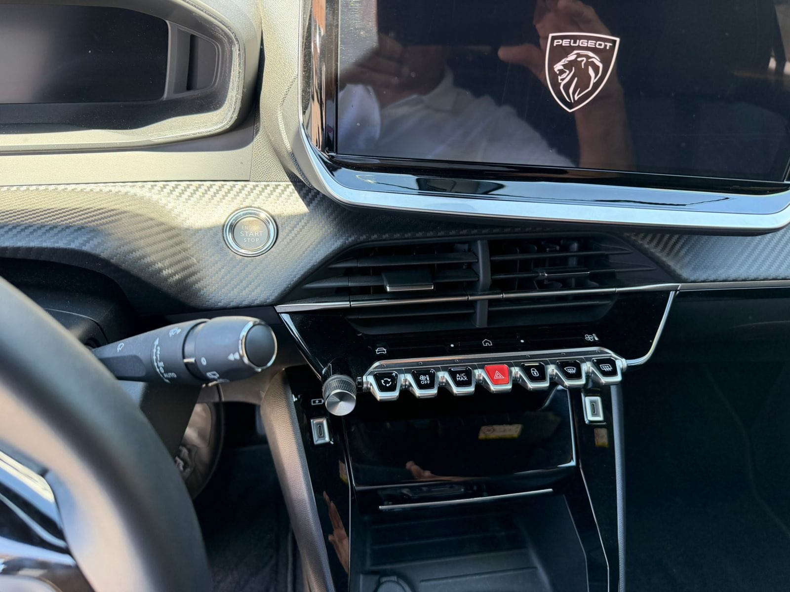 Peugeot 2008 Blue Hdi130 Eat8 1.5 Aut — foto 14 de 15