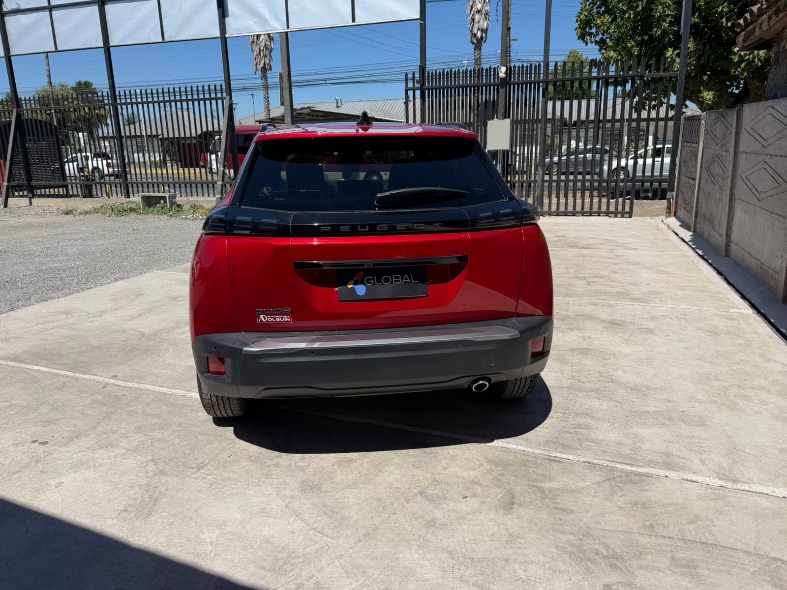Peugeot 2008 Blue Hdi130 Eat8 1.5 Aut — foto 5 de 15