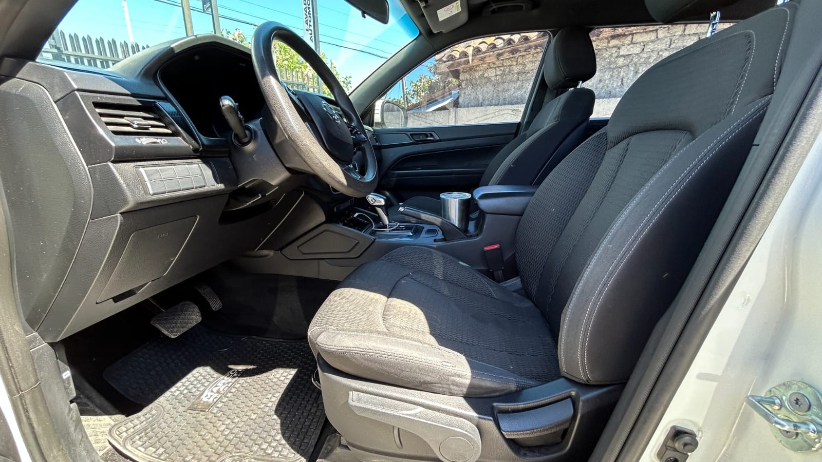 SsangYong Grand Musso 2,2 Aut — foto 9 de 12