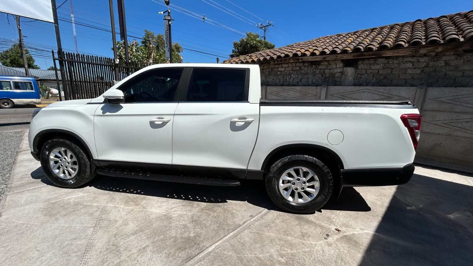 SsangYong Grand Musso 2,2 Aut — foto 3 de 12