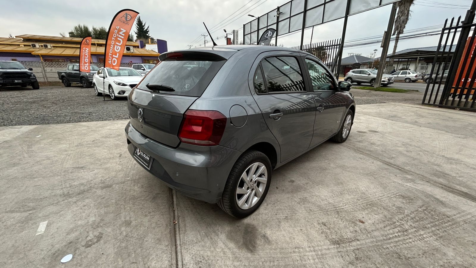Volkswagen Gol Highline — foto 3 de 15