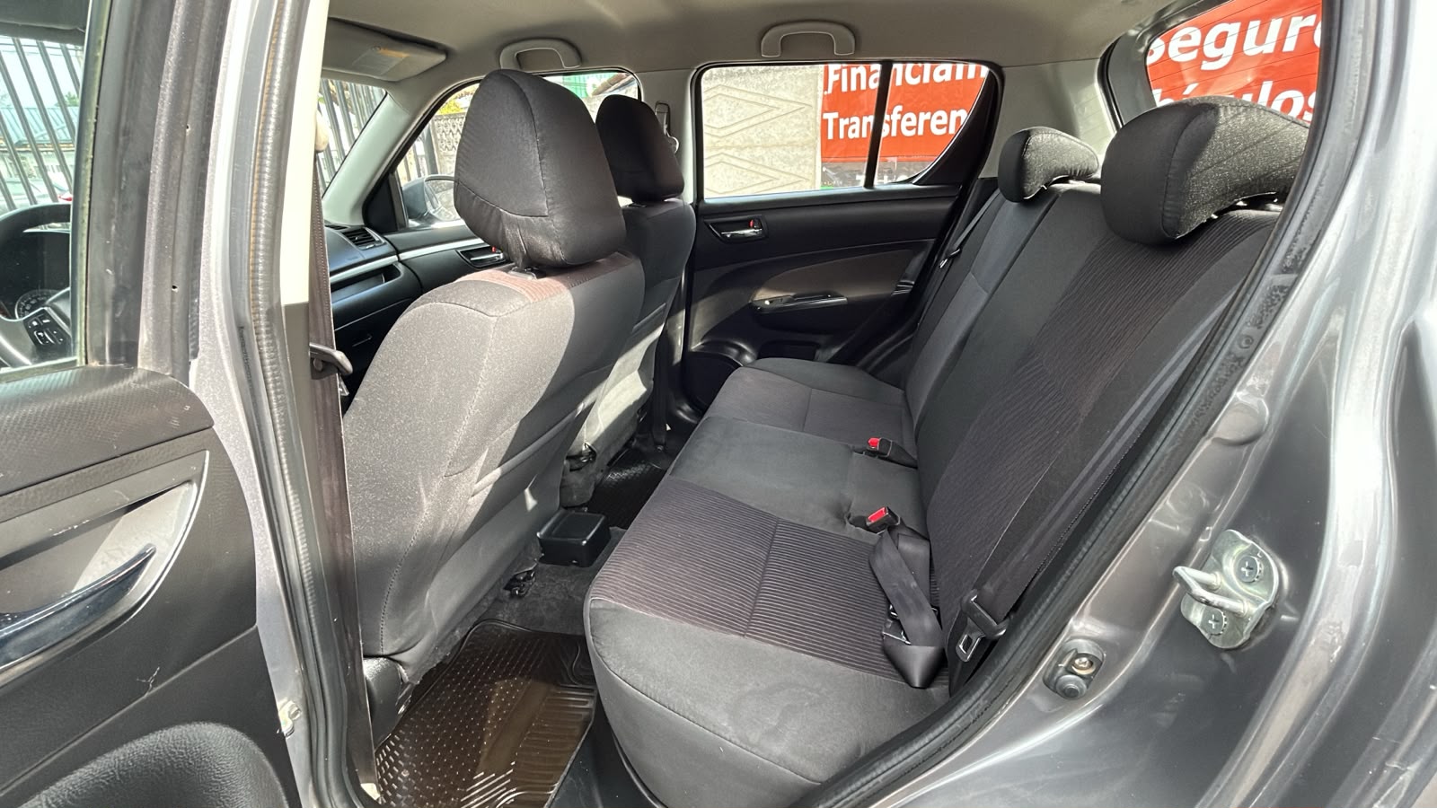 Suzuki Swift Gl Hb1.2 Ac — foto 8 de 12