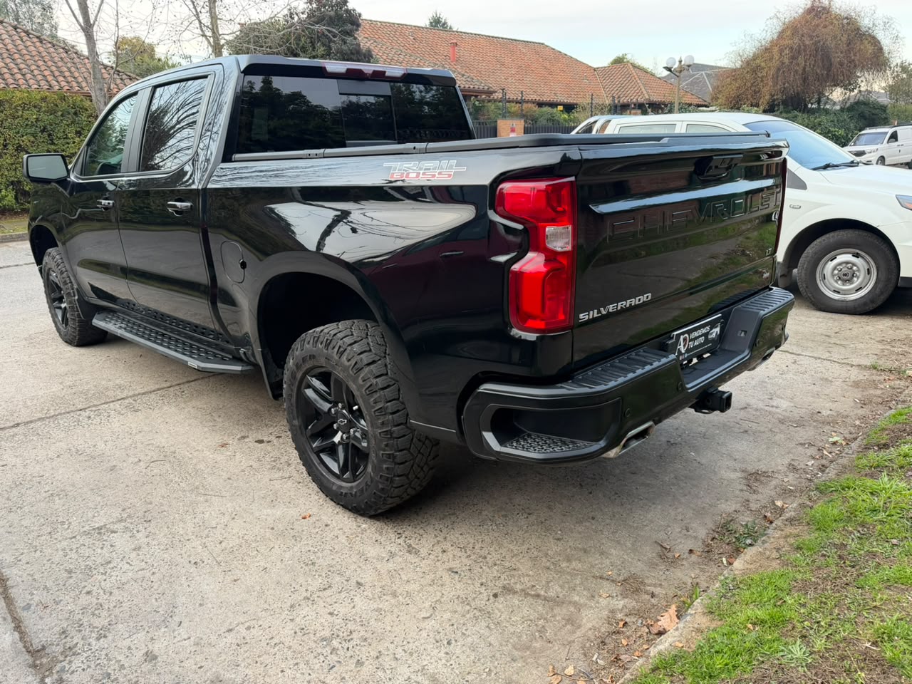 Chevrolet Silverado Trail Boss Z714X4 Cc5.3 Aut — foto 3 de 19