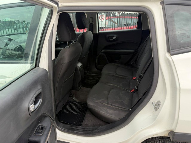 Jeep Compas Sport — foto 9 de 14