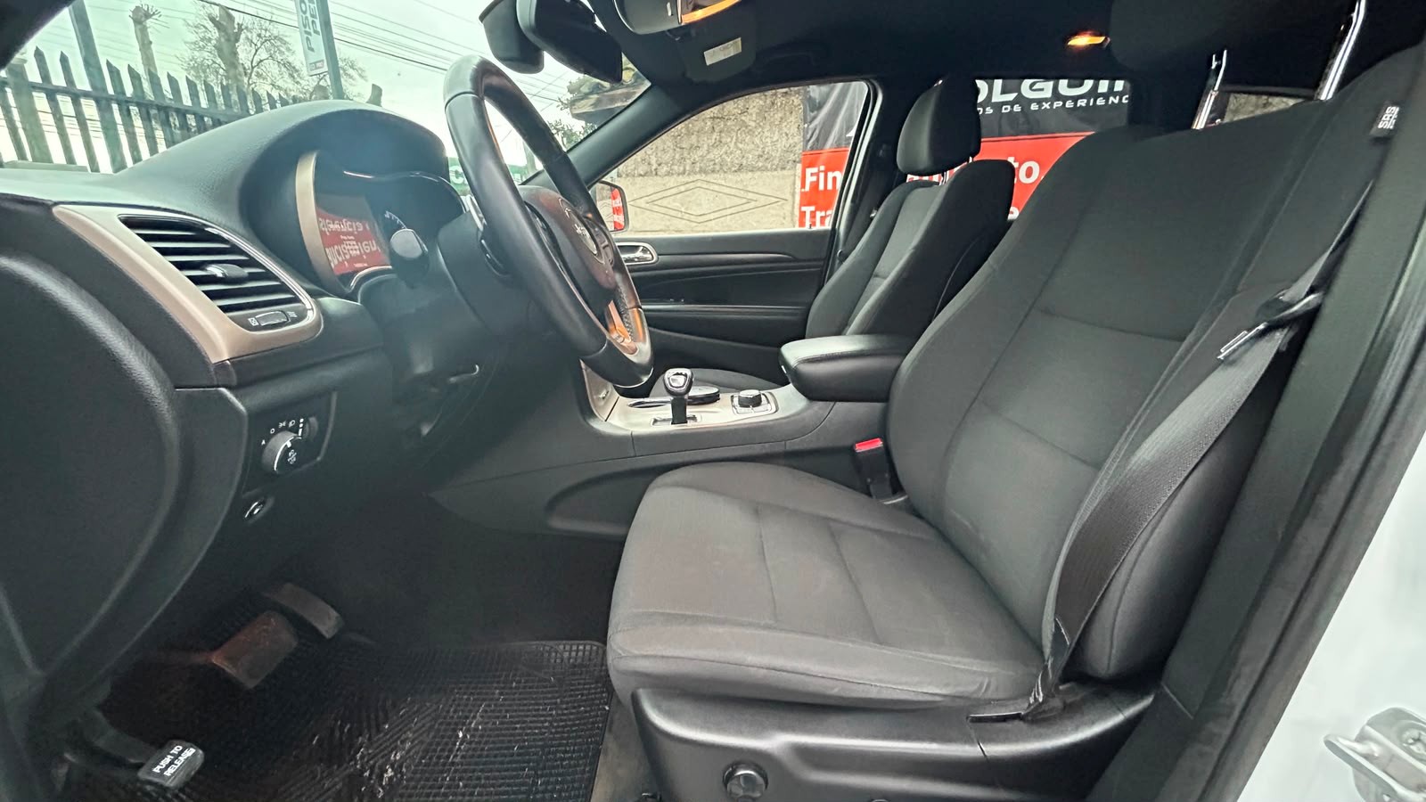 Jeep Grand Cherokee Laredo 3,6 4X4 Aut — foto 8 de 17