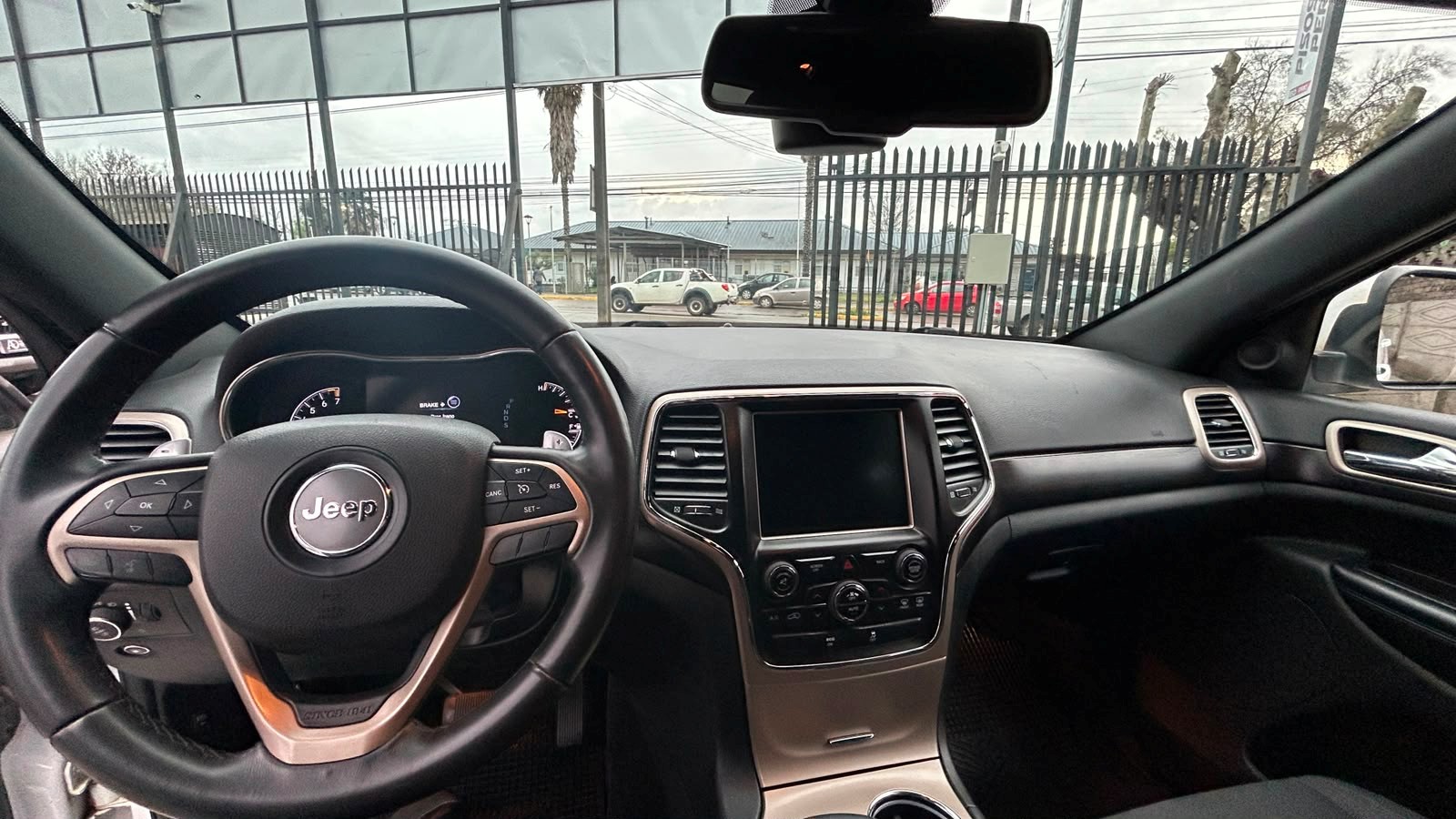 Jeep Grand Cherokee Laredo 3,6 4X4 Aut — foto 11 de 17
