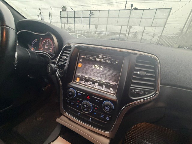 Jeep Grand Cherokee Laredo 3,6 4X4 Aut — foto 15 de 17