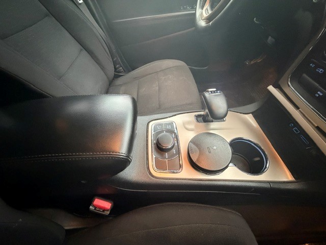 Jeep Grand Cherokee Laredo 3,6 4X4 Aut — foto 16 de 17