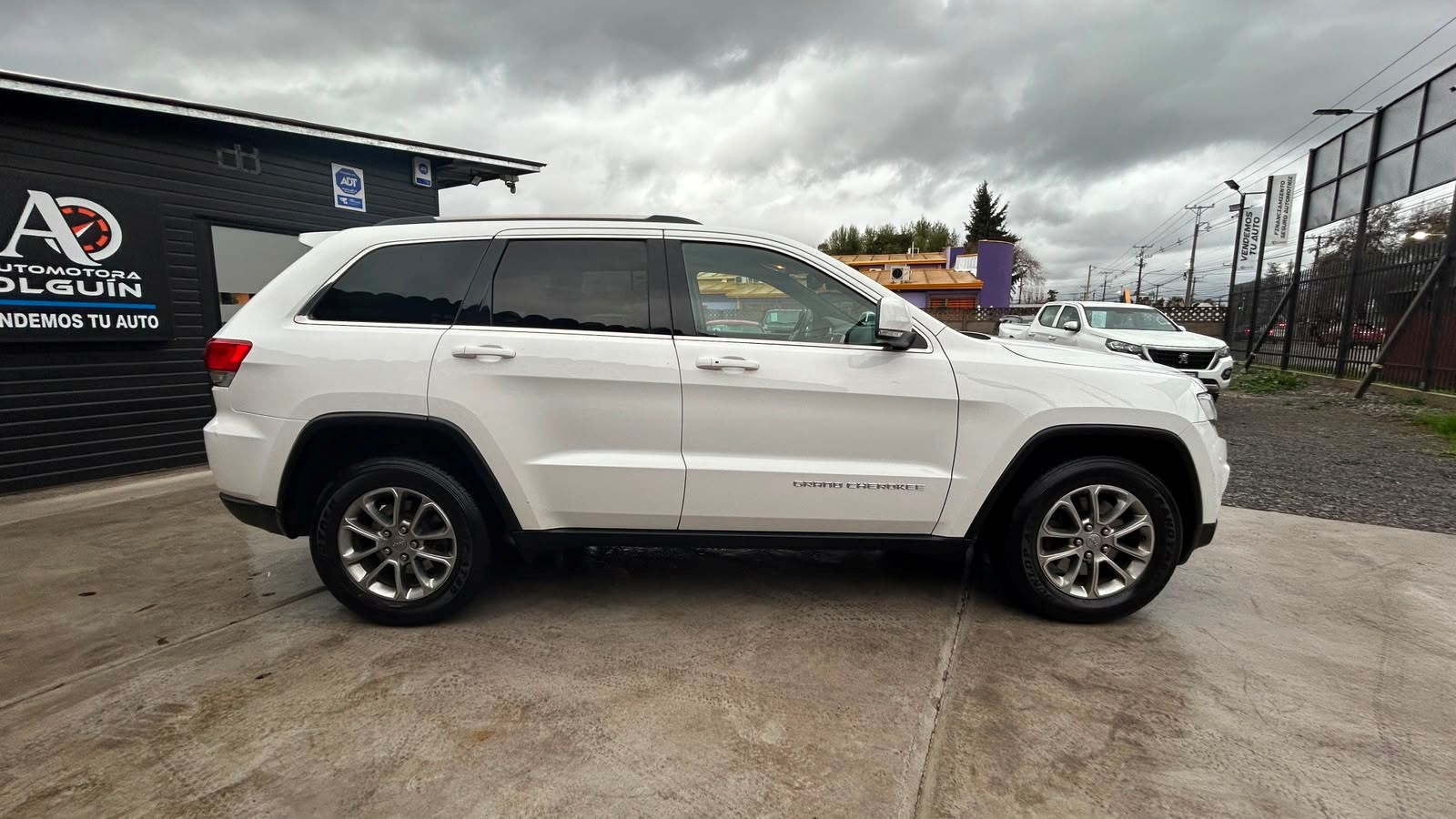 Jeep Grand Cherokee Laredo 3,6 4X4 Aut — foto 2 de 17
