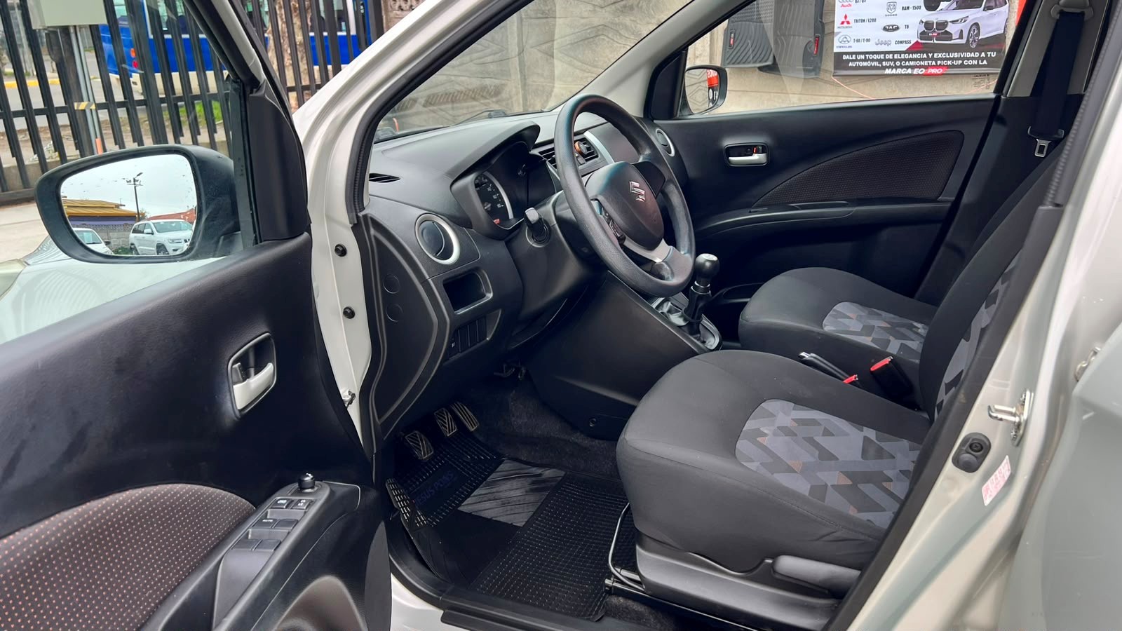 Suzuki Celerio Glx1.0 Ac Hb — foto 7 de 11