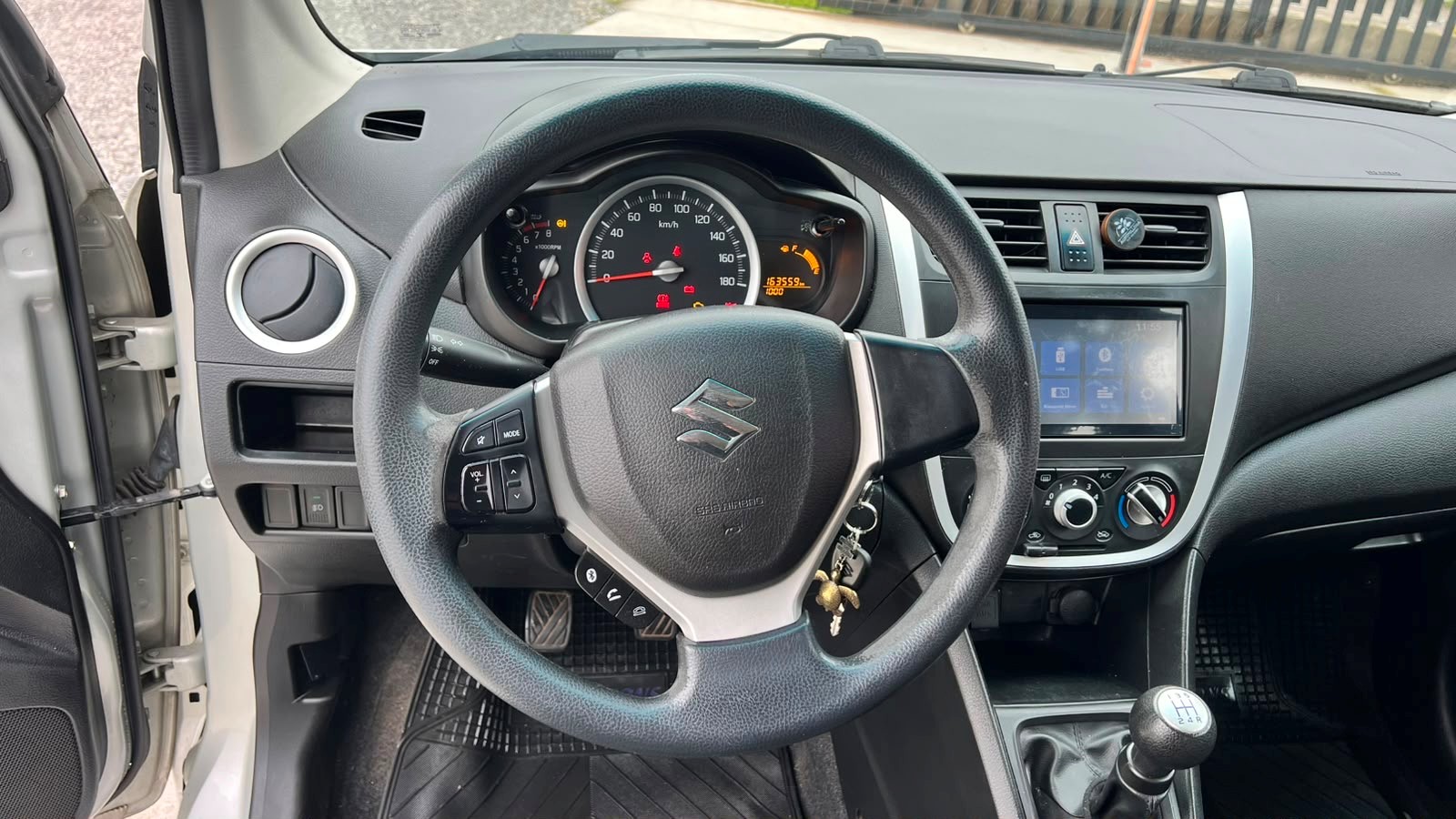 Suzuki Celerio Glx1.0 Ac Hb — foto 8 de 11