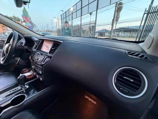 Nissan Pathfinder — foto 11 de 17