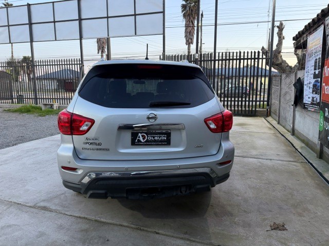 Nissan Pathfinder — foto 6 de 17