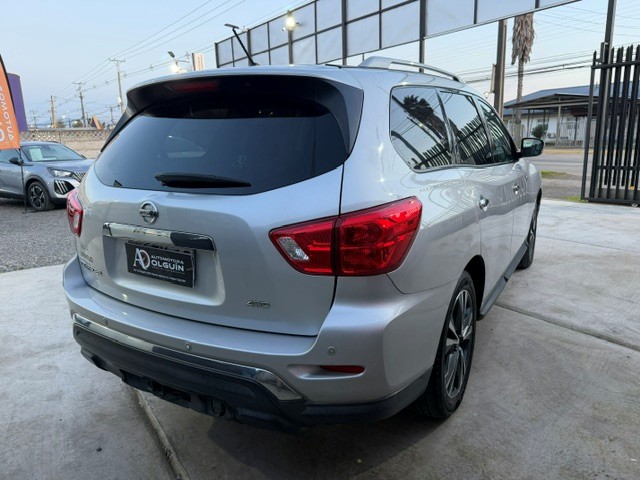 Nissan Pathfinder — foto 7 de 17