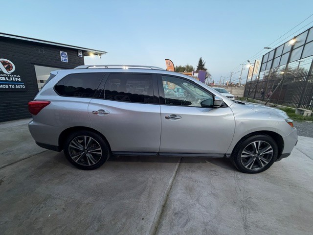 Nissan Pathfinder — foto 8 de 17