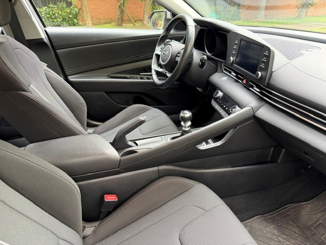 Hyundai Elantra Cn7 — foto 16 de 18