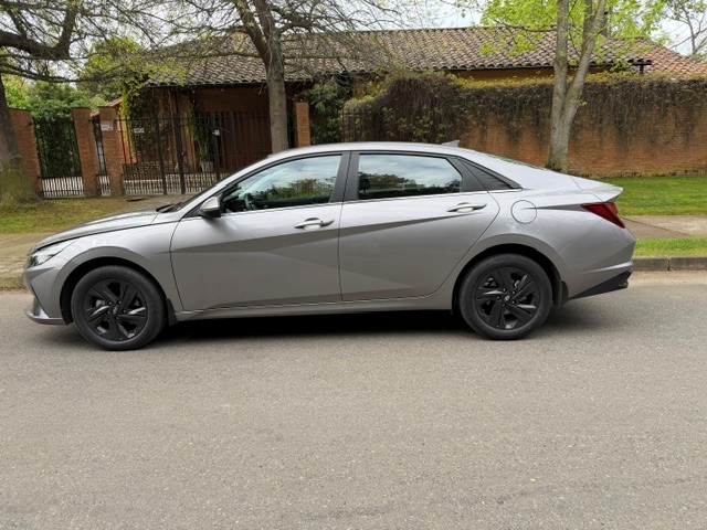 Hyundai Elantra Cn7 — foto 3 de 18