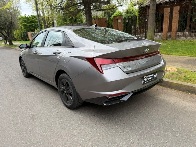 Hyundai Elantra Cn7 — foto 4 de 18